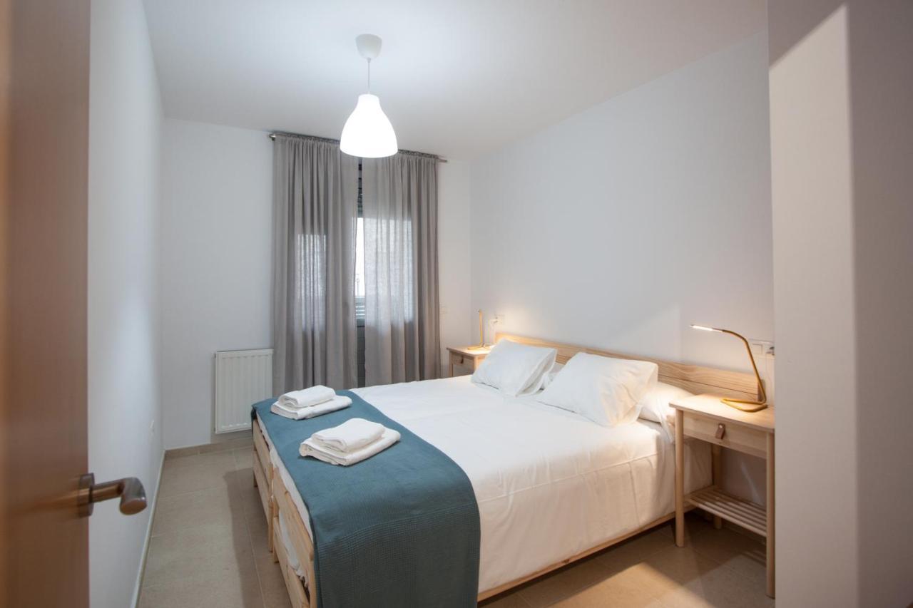 Esguil, Apartamento Con Piscina, A 3 Km De La Playa Vut-2995-As ยาเนส ภายนอก รูปภาพ