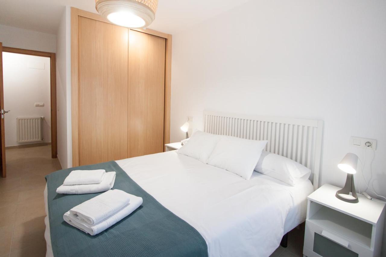 Esguil, Apartamento Con Piscina, A 3 Km De La Playa Vut-2995-As ยาเนส ภายนอก รูปภาพ