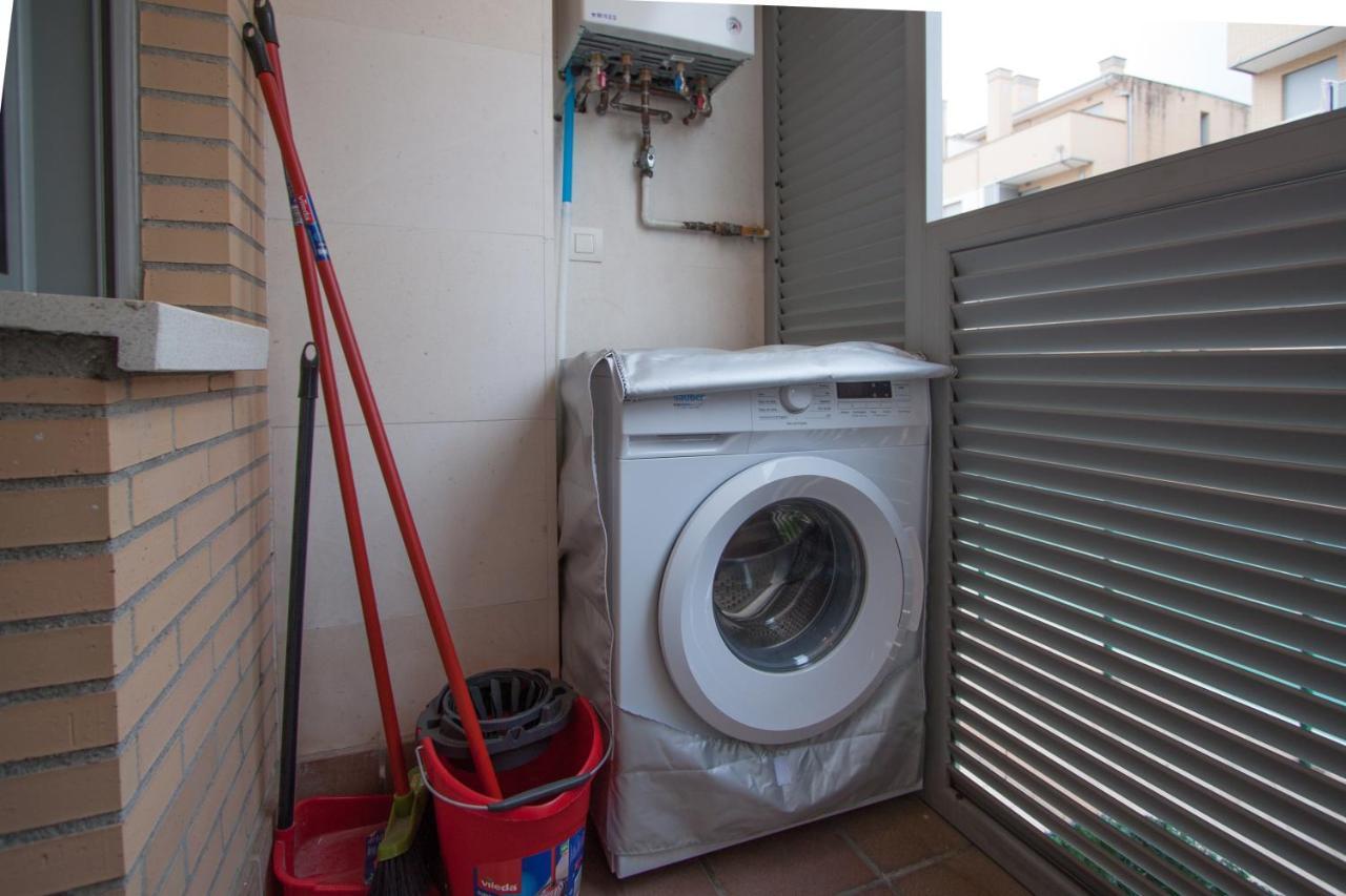 Esguil, Apartamento Con Piscina, A 3 Km De La Playa Vut-2995-As ยาเนส ภายนอก รูปภาพ